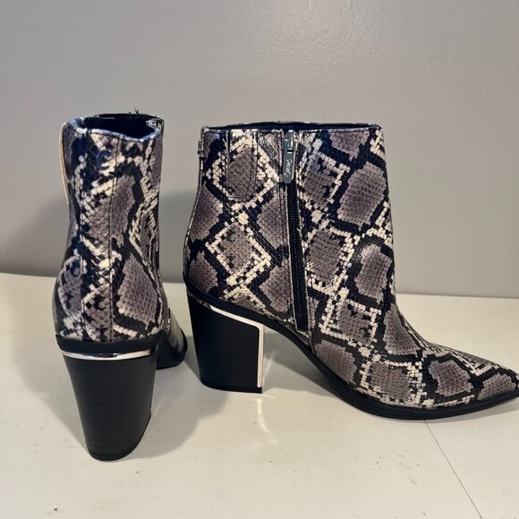 NWOT Circus by Sam Edelman Black & Gray Snakeskin Print Ankle Boots, Size 8M - Picture 4 of 13